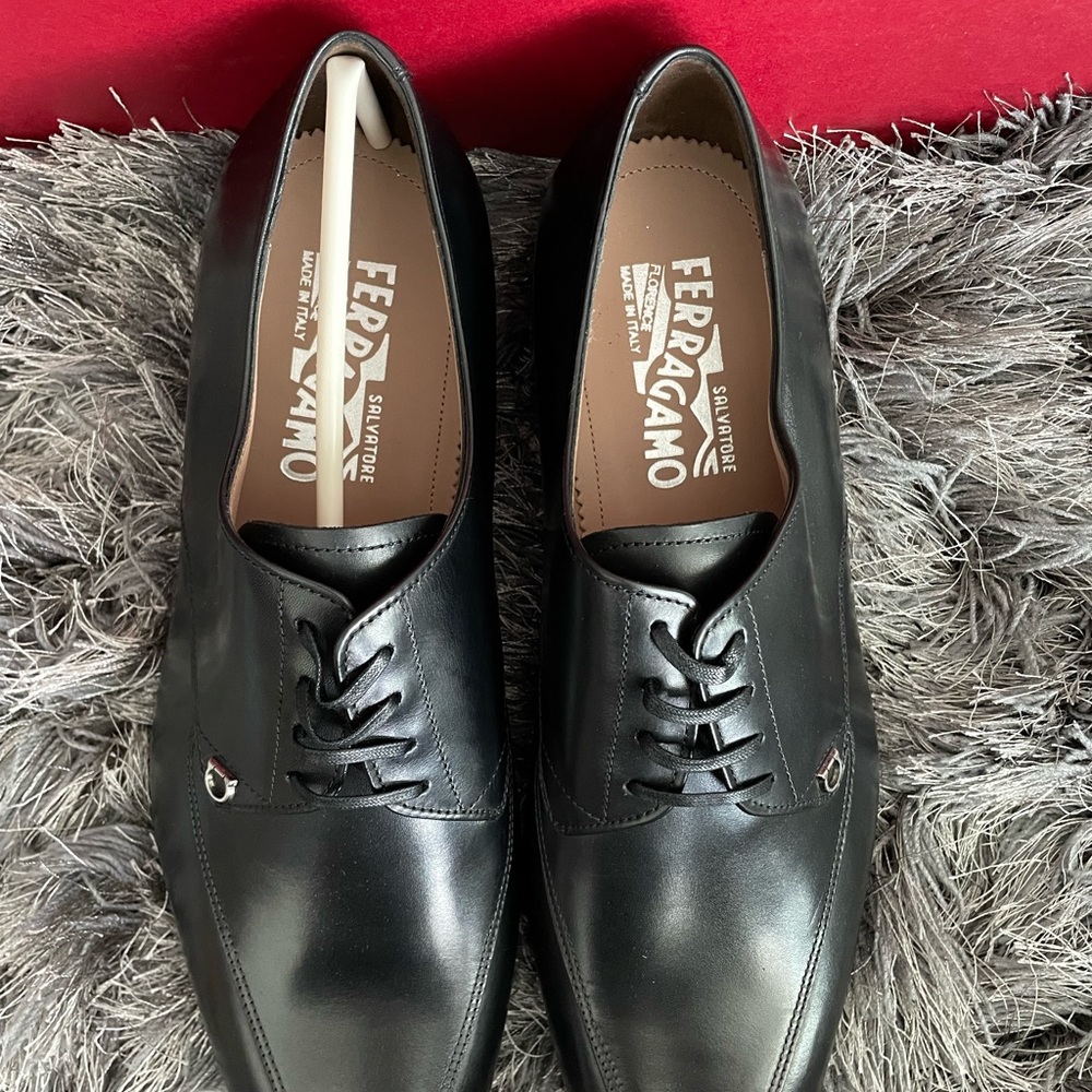 Salvatore Ferragamo. Tristano. Nero Calf. Size 8.